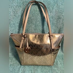 Michael Michael Kors Rosegold patent leather Jet Set Zip Tote